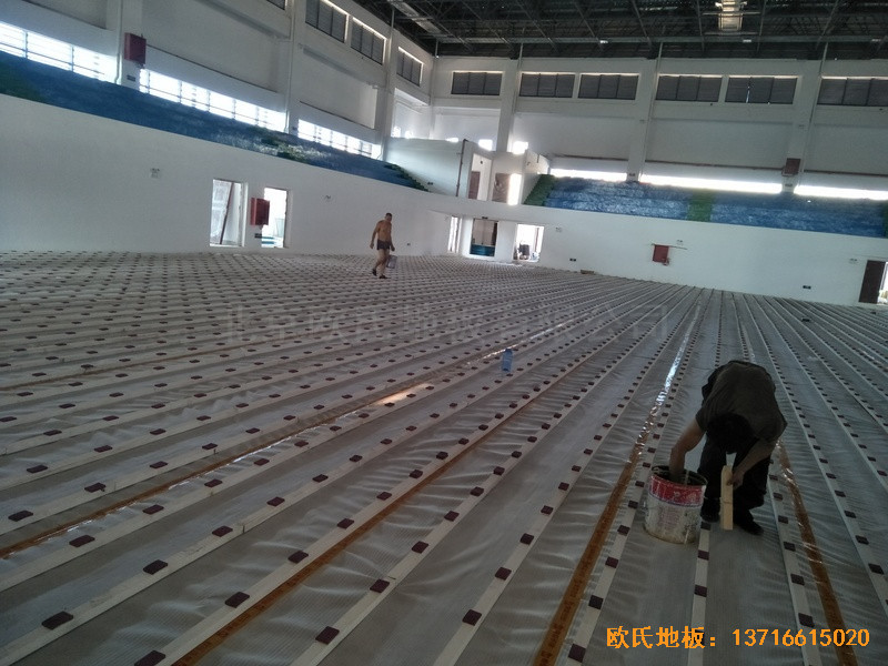 江西赣州天娇中学运动馆体育木地板安装案例1
