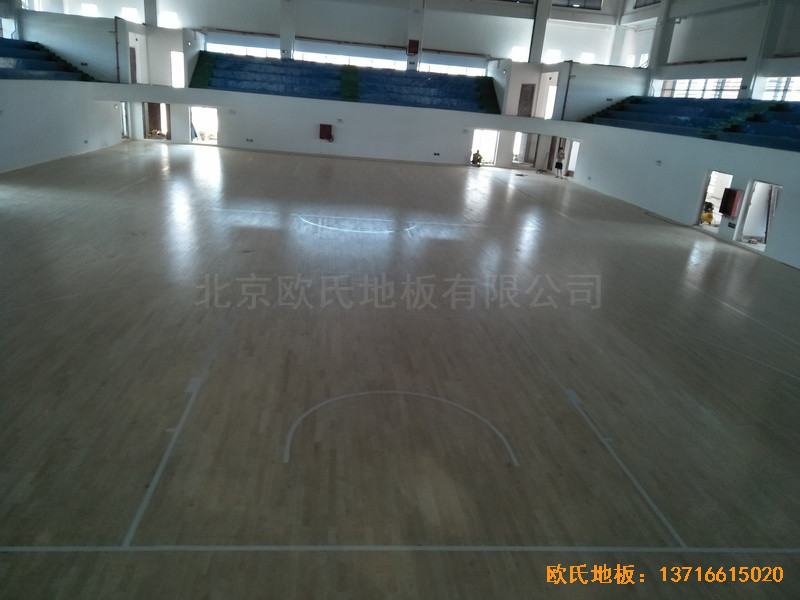 江西赣州天娇中学运动馆体育木地板安装案例6