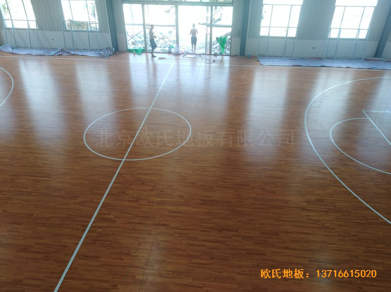 江西鹰潭中级人民法院篮球馆体育地板铺设案例3