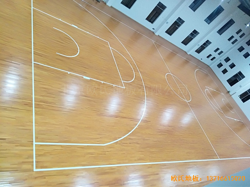 江西鹰潭余江县工业园区篮球馆体育木地板安装案例3