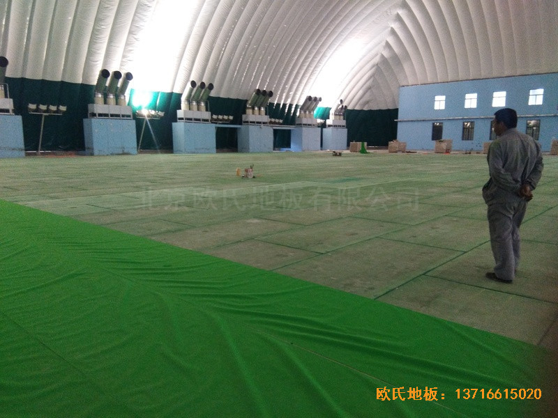 河北华中温泉假日酒店篮球馆运动地板施工案例2