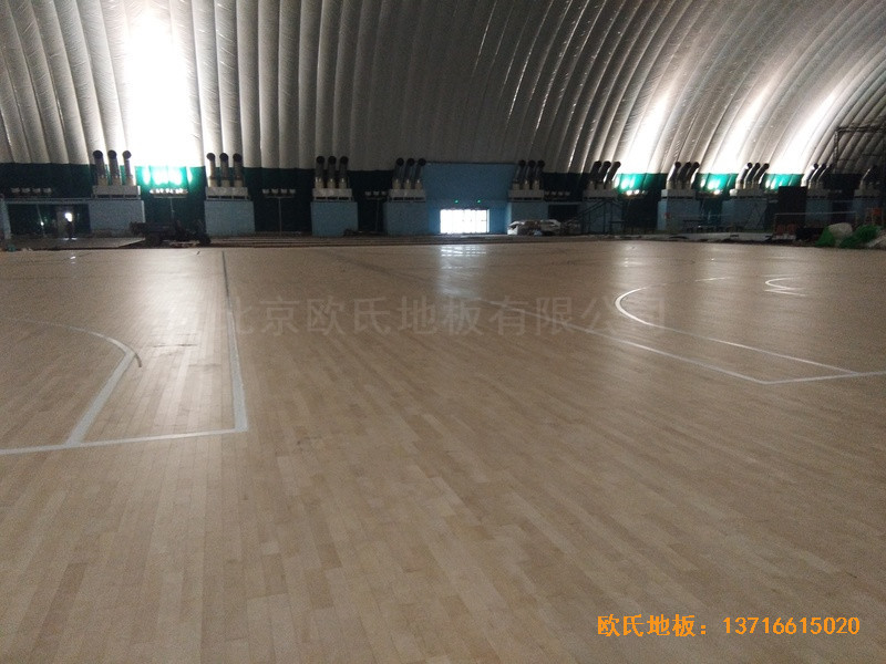 河北华中温泉假日酒店篮球馆运动地板施工案例3