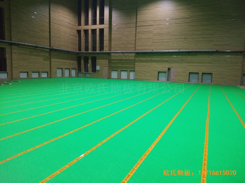 河北雄县第三高中篮球馆运动地板铺装案例3