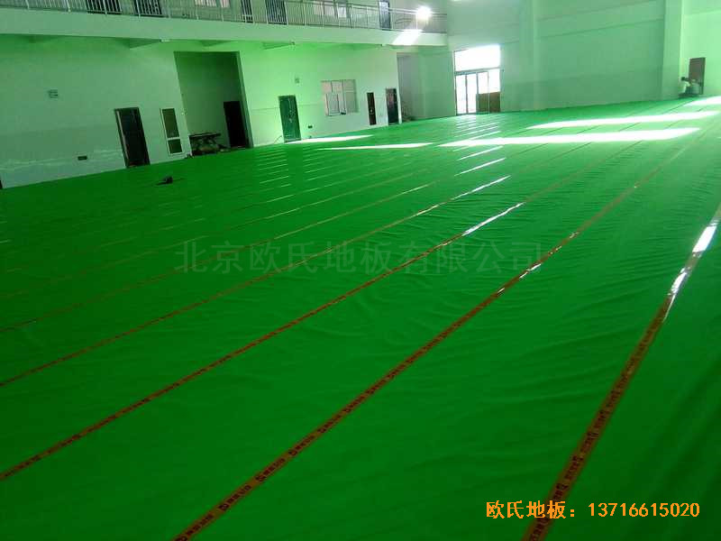 河南洛阳伊水小学篮球馆运动地板安装案例2