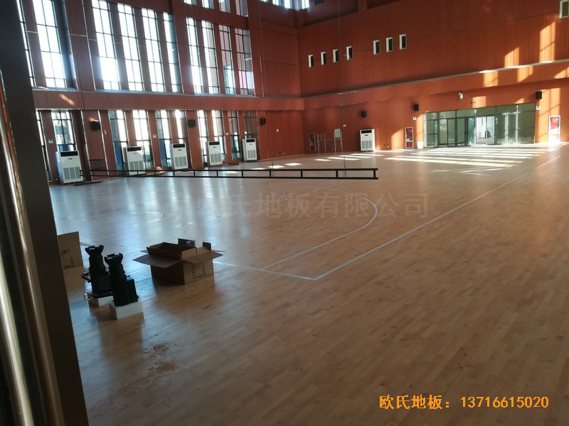 河南较好的中学篮球馆运动木地板安装案例4