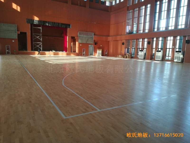 河南较好的中学篮球馆运动木地板安装案例5