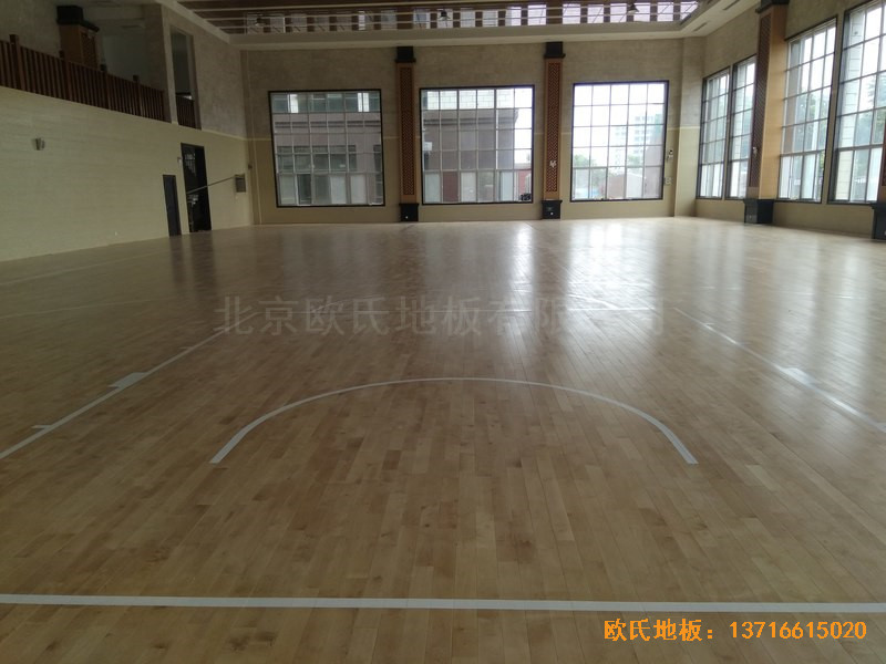 洛阳吉利三中篮球馆运动木地板铺装案例5