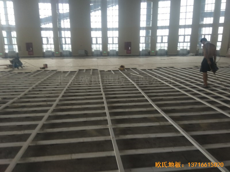 济南历城二中新校区篮球馆运动木地板铺装案例1