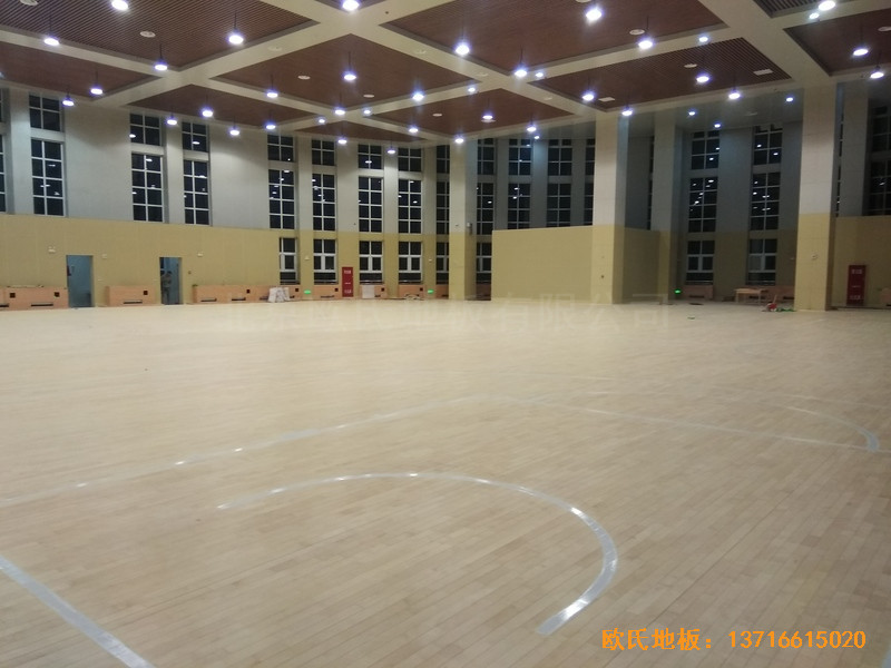 济南历城二中新校区篮球馆运动木地板铺装案例4