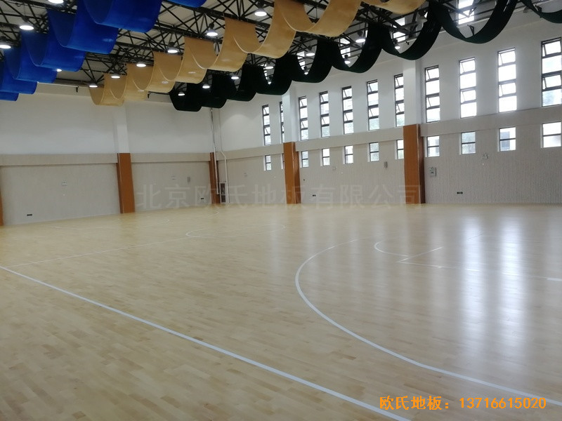 济南锦绣城小学篮球馆体育木地板铺设案例4