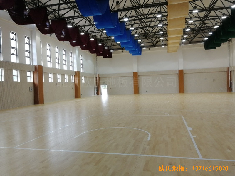 济南锦绣城小学篮球馆体育木地板铺设案例5
