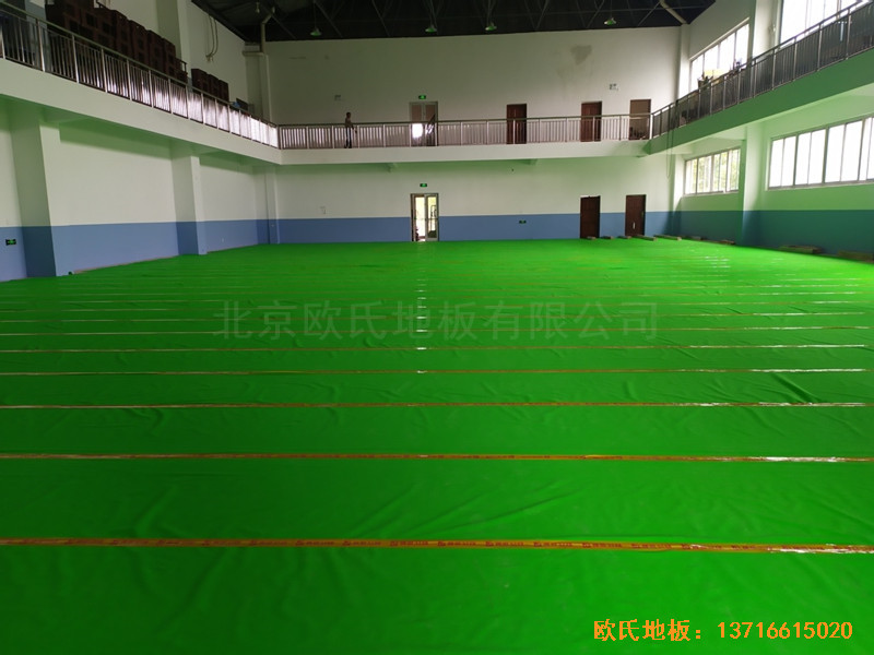 浙江虹桥较好的小学篮球馆体育木地板安装案例3