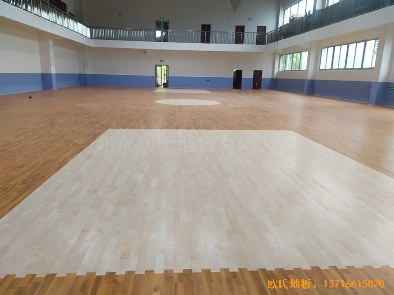 浙江虹桥较好的小学篮球馆体育木地板安装案例4