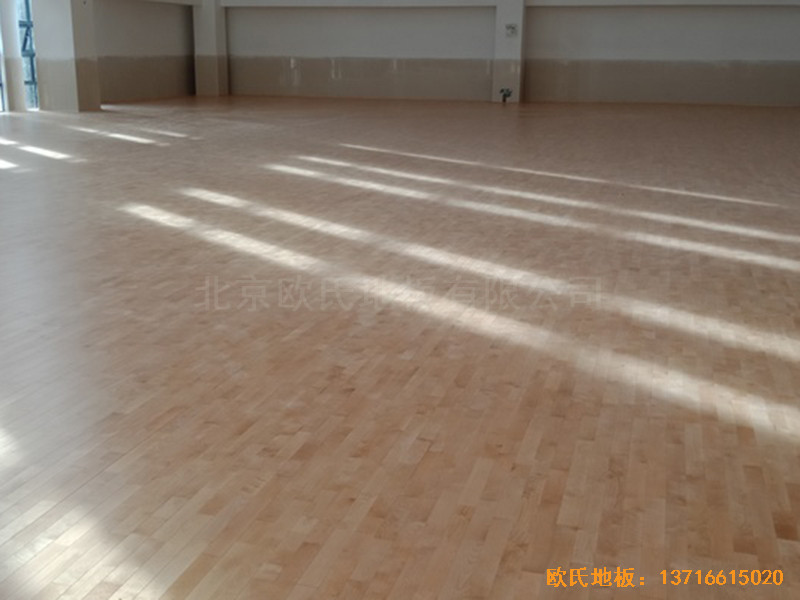 深圳北环中学运动馆运动地板施工案例0