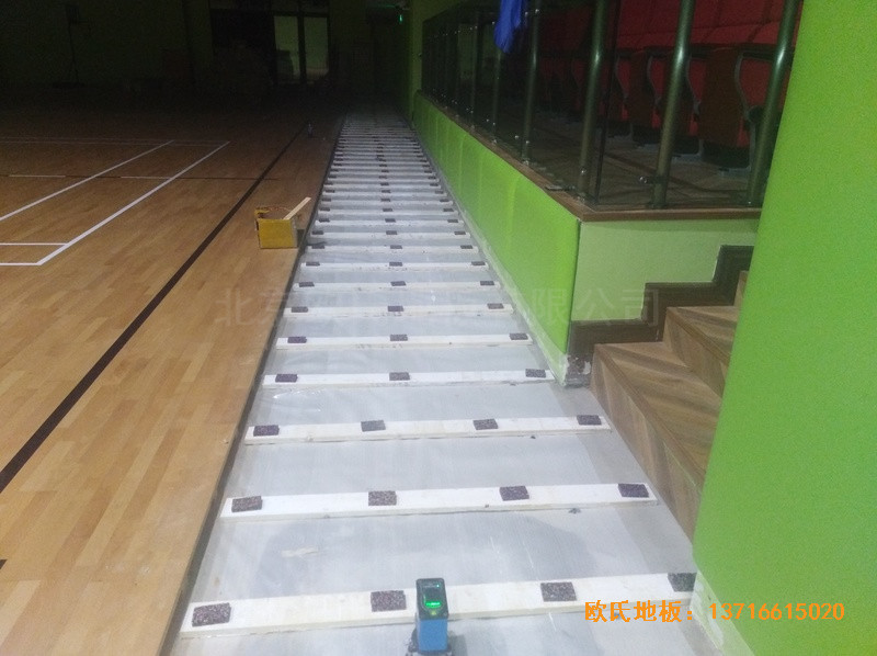 深圳普林斯顿小学篮球馆运动木地板安装案例2