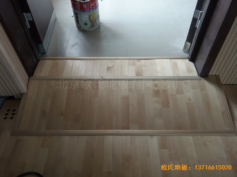上海宝山区美兰湖中学运动馆体育地板安装案例4