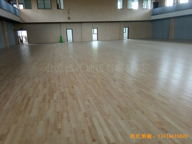上海宝山区美兰湖中学运动馆体育地板安装案例5