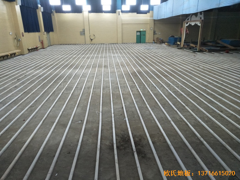 深圳罗湖区翠园中学运动馆运动木地板施工案例1