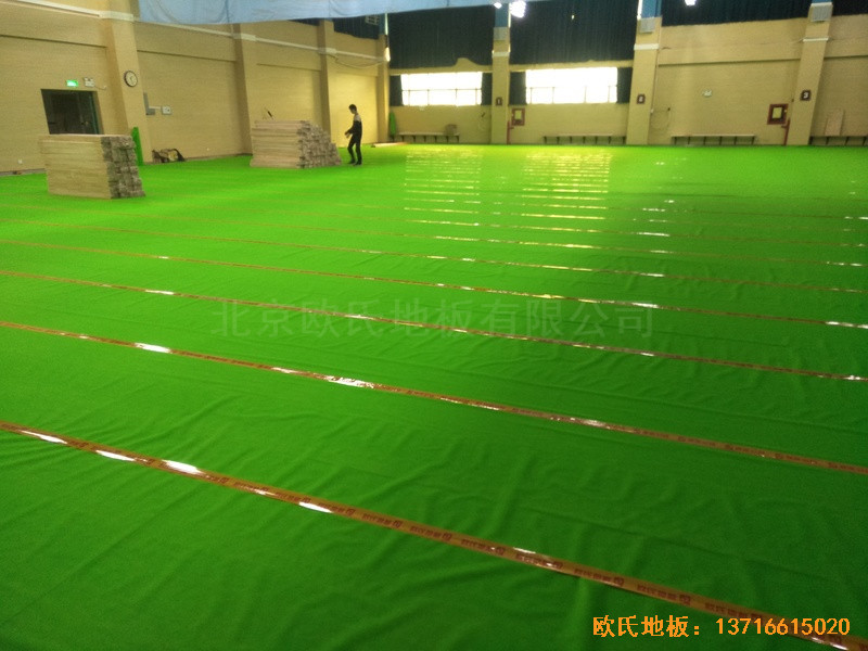 深圳罗湖区翠园中学运动馆运动木地板施工案例2