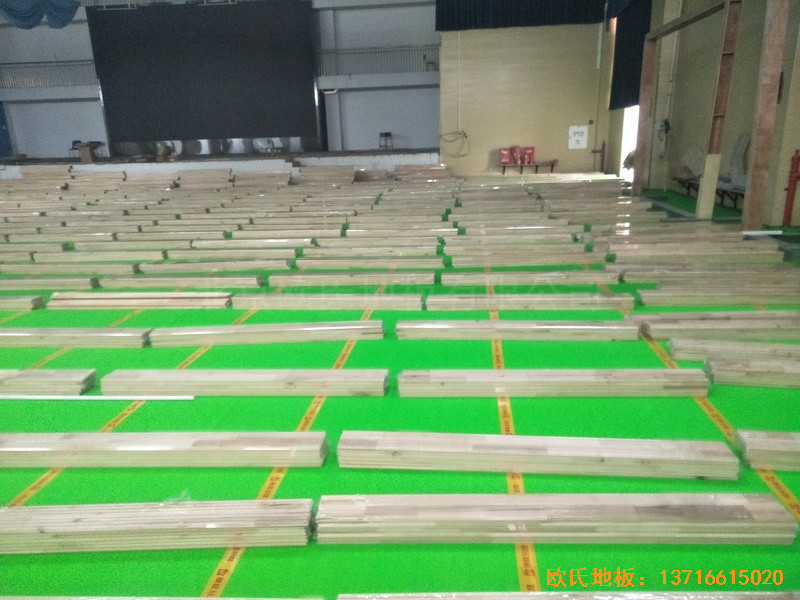 深圳罗湖区翠园中学运动馆运动木地板施工案例3