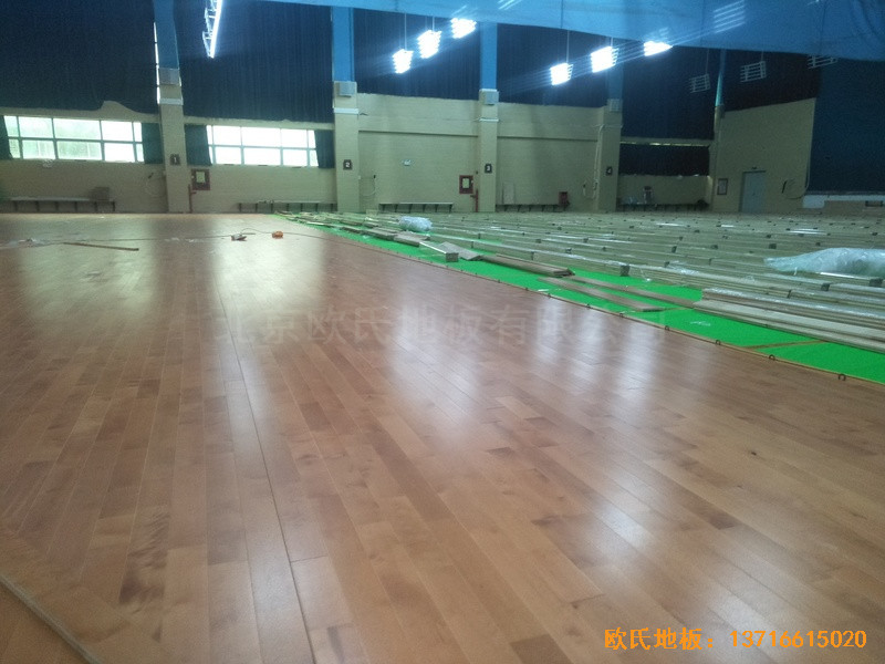 深圳罗湖区翠园中学运动馆运动木地板施工案例4