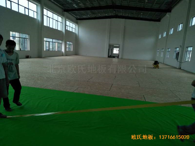 湖北鄢家河三组篮球馆体育地板铺装案例2