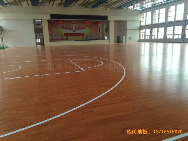 湖南岳麓南雅湘江中学篮球馆运动地板铺装案例4