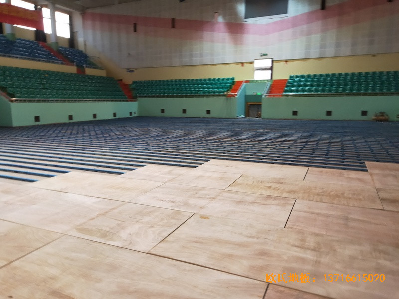 云南官渡区体育馆体育地板安装案例2