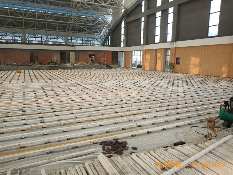 湖南杨山实验中学体育馆体育木地板施工案例1