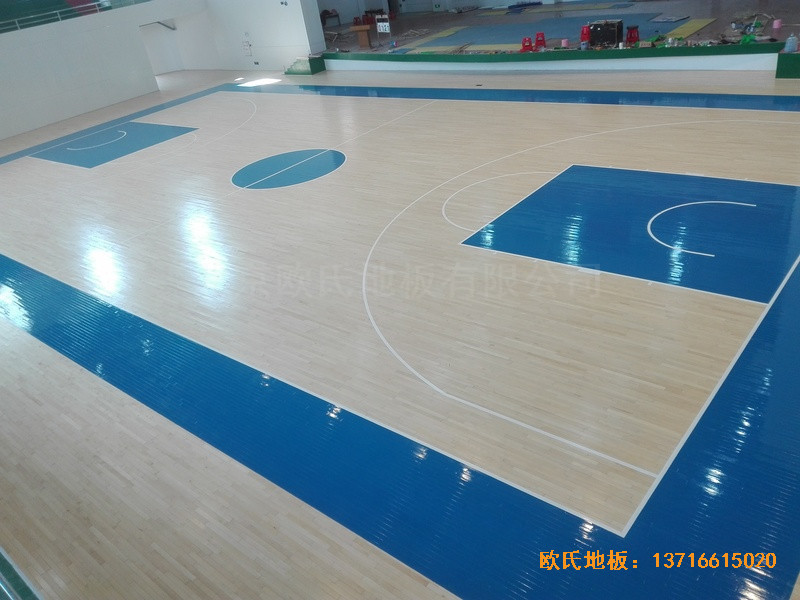 湖南益阳第十六中学体育馆体育木地板铺装案例3