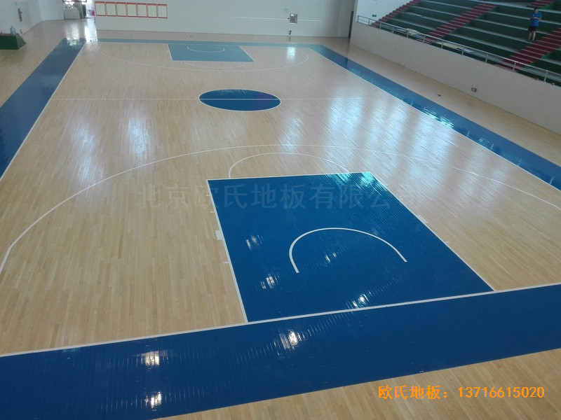 湖南益阳第十六中学体育馆体育木地板铺装案例5