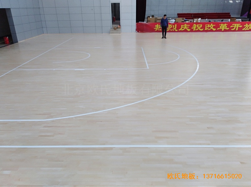 湖南衡阳生物环境技术学院篮球馆体育木地板铺装案例4