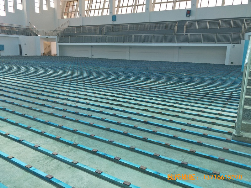 湖南辰溪实验学校篮球馆运动地板铺设案例1