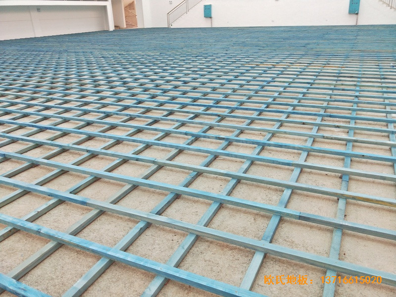 湖南辰溪实验学校篮球馆运动地板铺设案例2