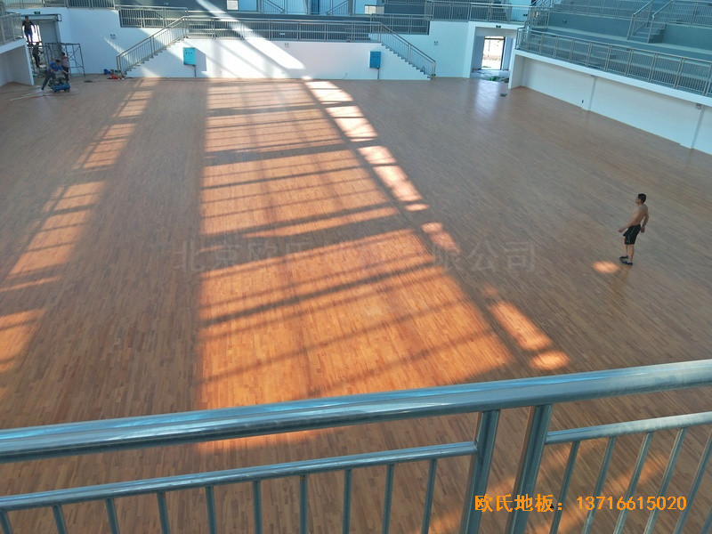 湖南辰溪实验学校篮球馆运动地板铺设案例3