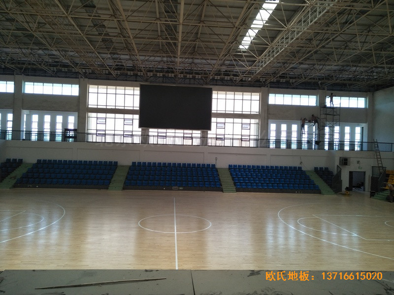 湖南邵阳学院篮球馆运动木地板铺装案例3