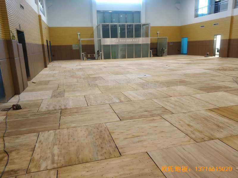 潍坊高密中国电网羽毛球馆体育木地板安装案例3