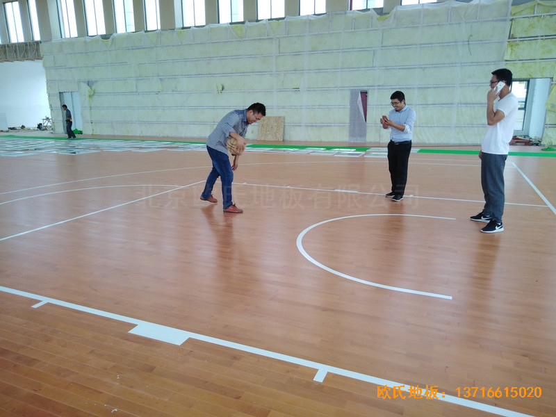 盐城滨海永宁实验小学篮球馆体育地板铺设案例4