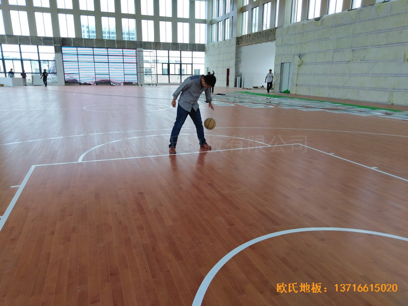 盐城滨海永宁实验小学篮球馆体育地板铺设案例5