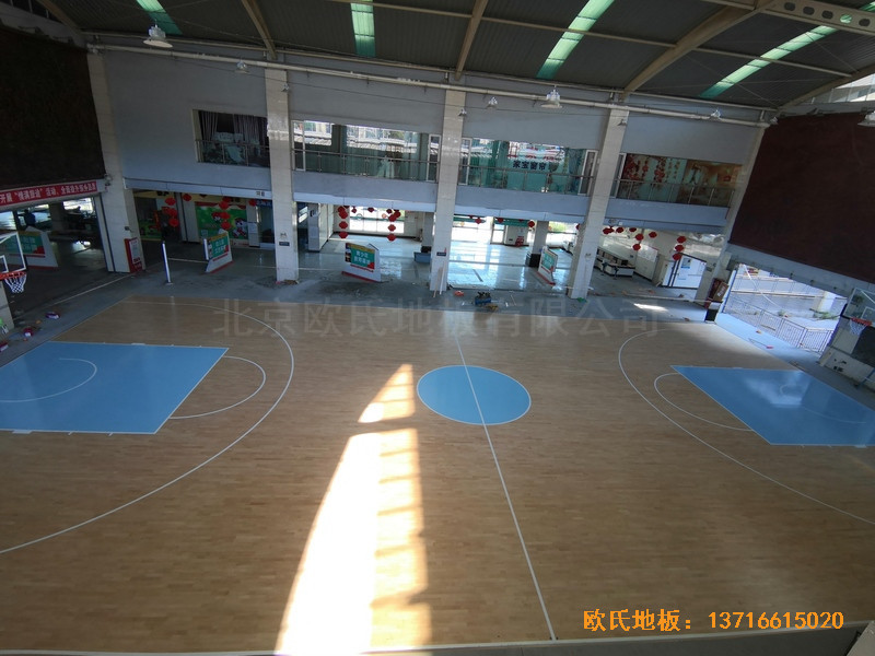 福建龙岩罗龙西路269号篮球馆体育地板铺设案例4