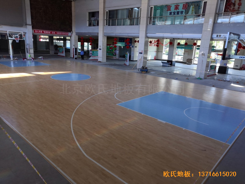 福建龙岩罗龙西路269号篮球馆体育地板铺设案例5