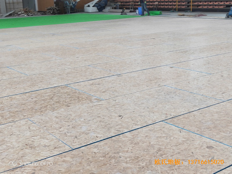西宁世纪职业技术学校篮球馆体育地板铺设案例2