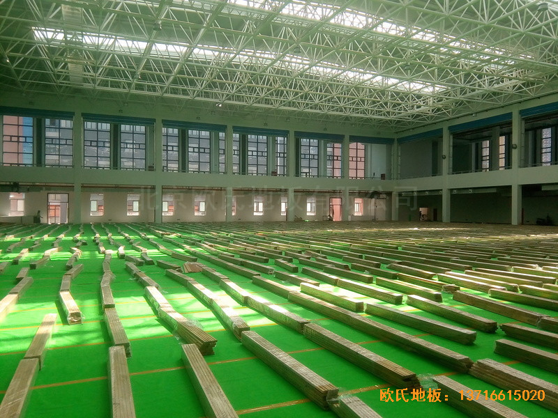 陕西安康职业技术学院篮球馆运动木地板铺装案例1