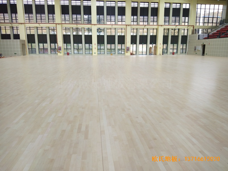 云南滇西技术大学总部篮球馆运动地板施工案例2