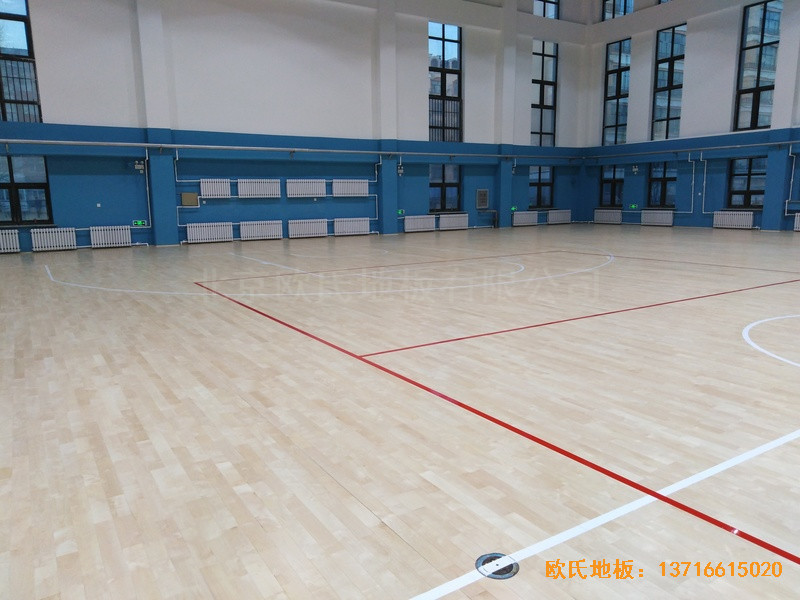 内蒙古扎兰屯职业学院篮球馆体育木地板铺装案例2