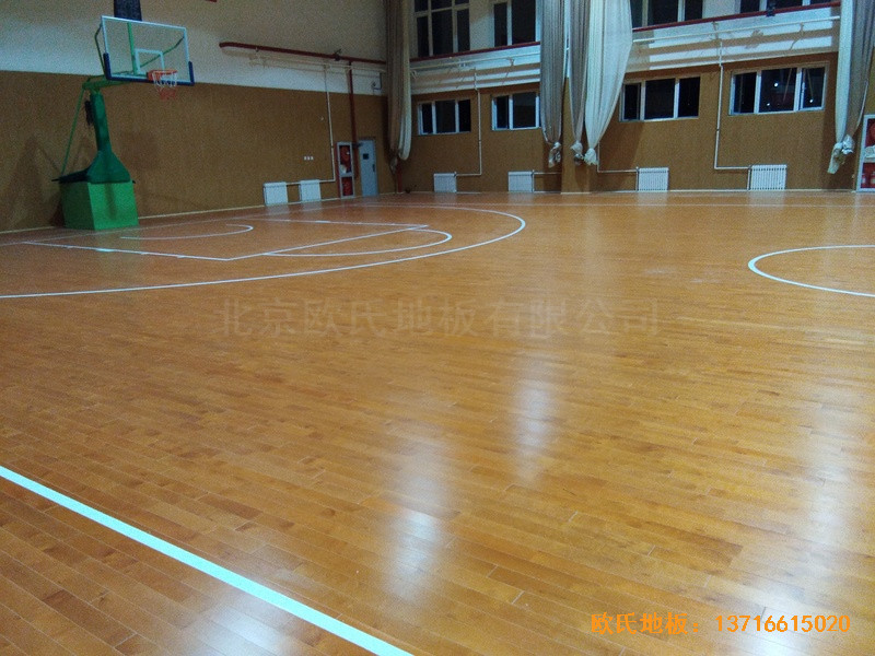 北京怀柔实验小学篮球馆运动地板安装案例4