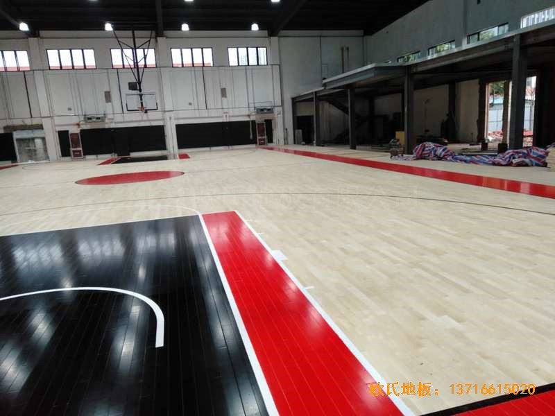 南京乐活体育馆体育木地板铺装案例0