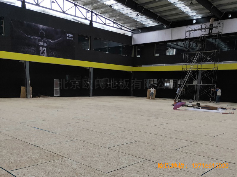 南阳体育篮球俱乐部体育地板安装案例2