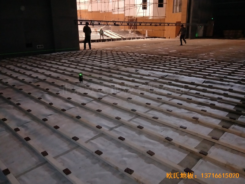 四川宜宾五粮液白酒学院运动馆体育木地板安装案例2