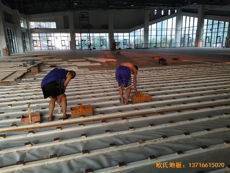 四川宜宾市临港实验学校体育馆体育地板安装案例2
